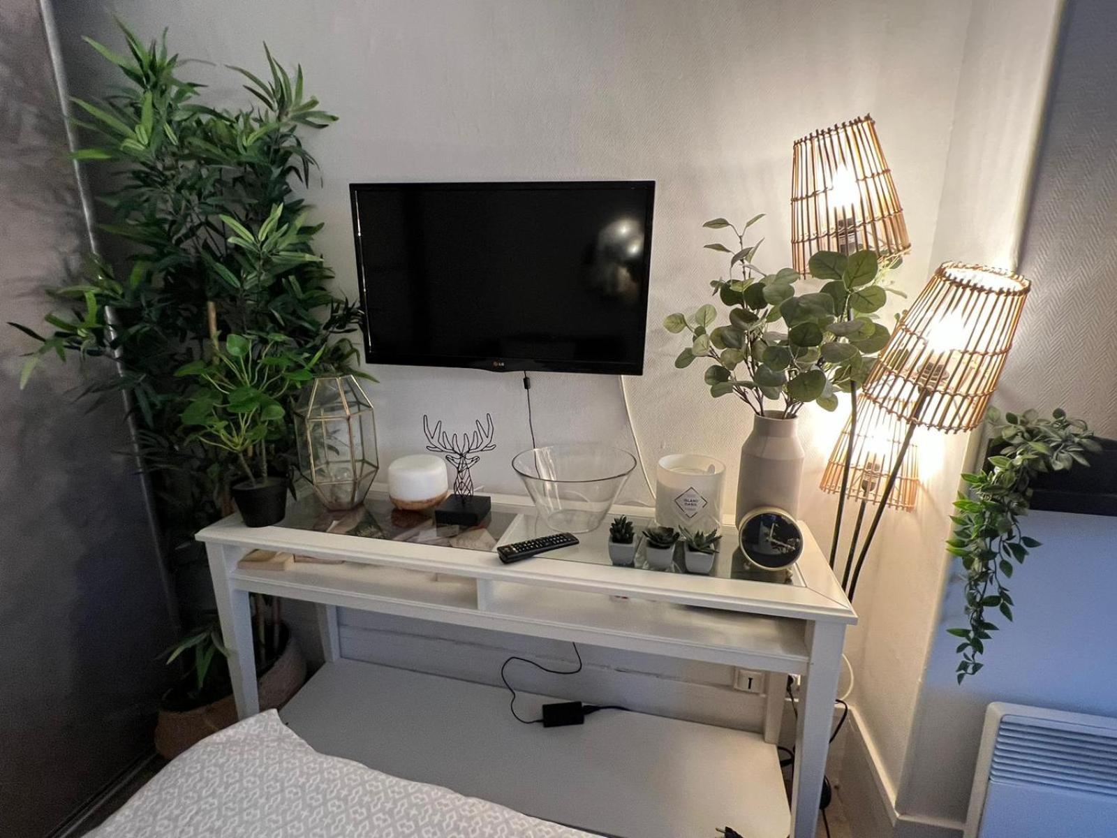 Studio Moderne Au Coeur De Paris Batignolles Екстериор снимка